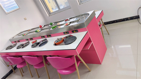 室內旋轉火鍋抖音在线观看